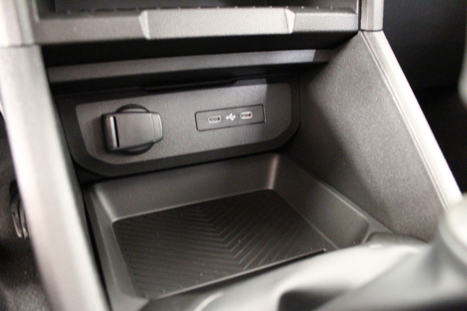 Fahrzeugabbildung Dacia Duster mild hybrid 140 Expression*Winterp.*MY 26