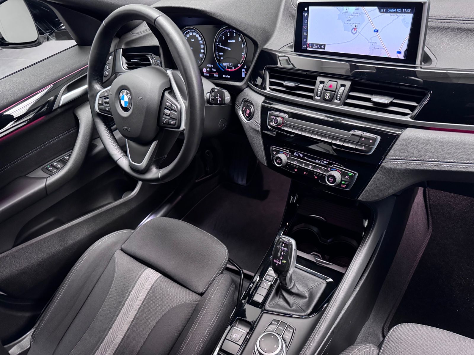 BMW X2 sDrive 20 i Advantage Plus/Navi/Tempomat foto 12