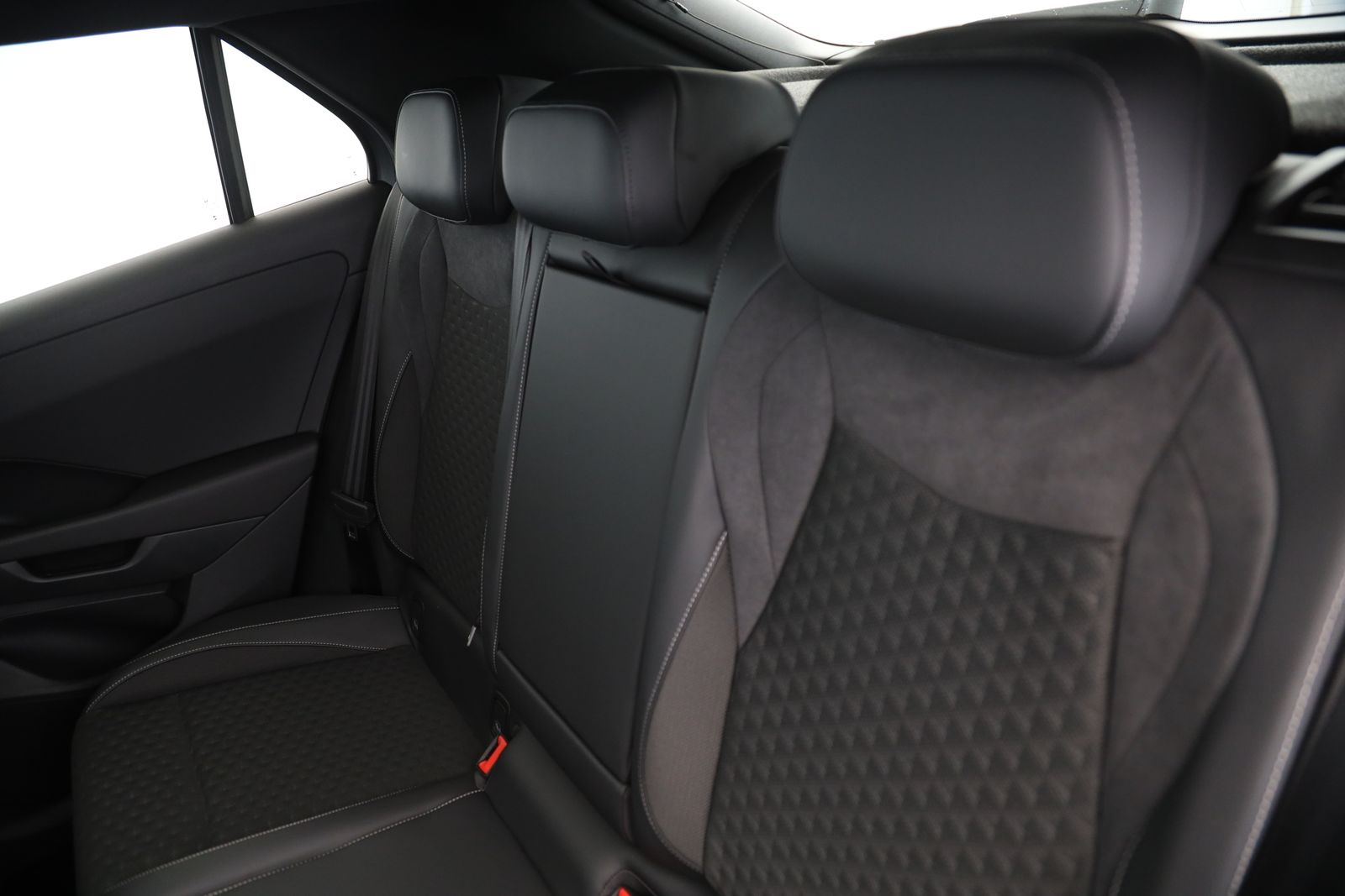 Volkswagen T-Roc - Bild 13