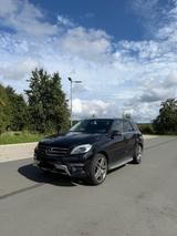 Mercedes-Benz ML 350 BlueTEC 4MATIC - AMG Paket