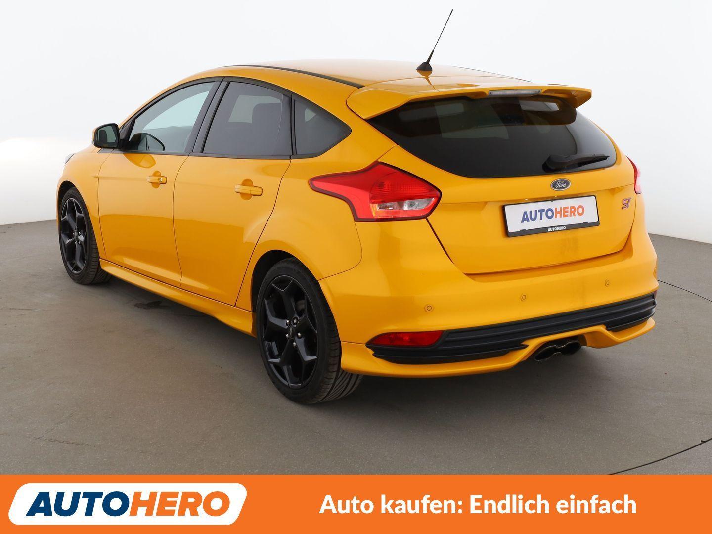 Ford Focus 2.0 EcoBoost ST *NAVI*XENON*TEMPO*PDC*SHZ*