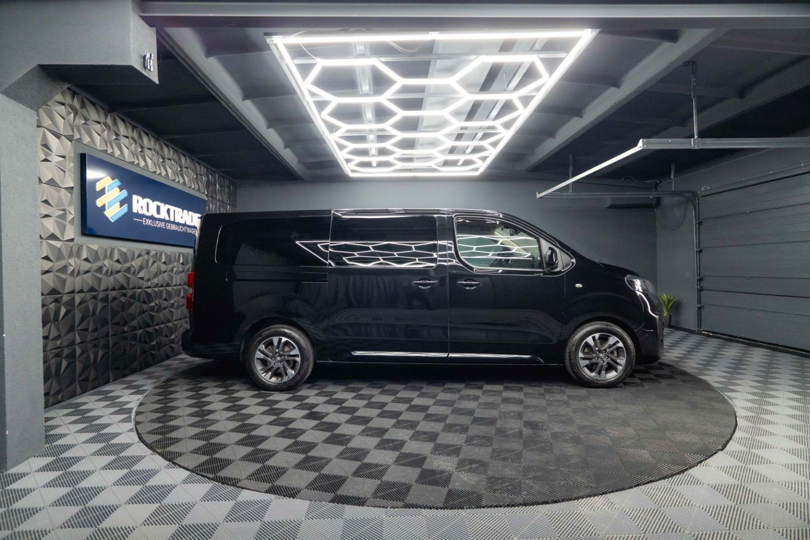 Fahrzeugabbildung Opel Zafira Life Innovation L3 Black Edition *Pano*