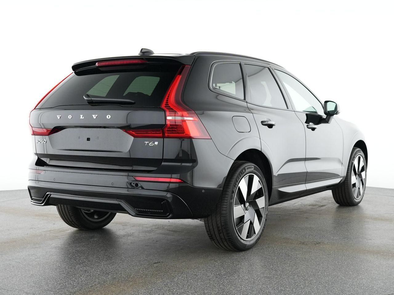 Fahrzeugabbildung Volvo XC60 Plus Dark Recharge Plug-In Hybrid AWD