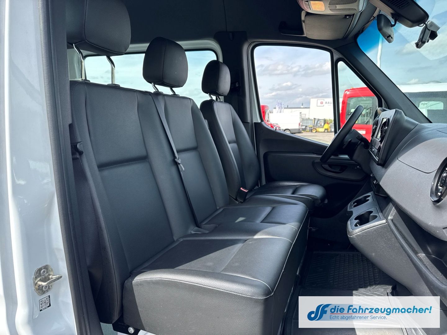Fahrzeugabbildung Mercedes-Benz Sprinter III Tourer RWD AWD 315 CDI L2 DAB SHZ