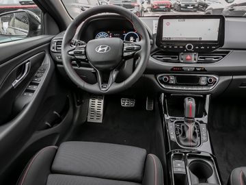Hyundai i30 1.5 Spurhalteassi. Tempomat Totwinkelassi.