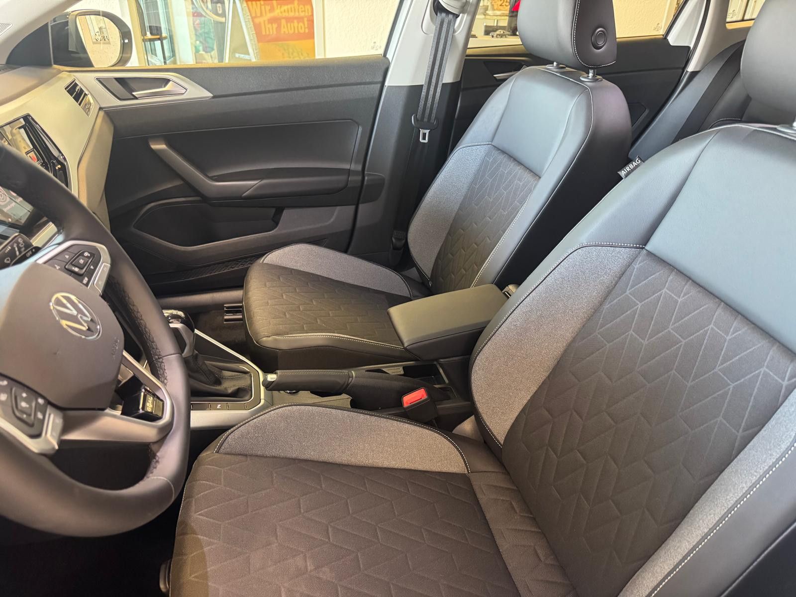 Fahrzeugabbildung Volkswagen Taigo Goal /1.HAND/WENIG KM/GARANTIE/CARPLAY