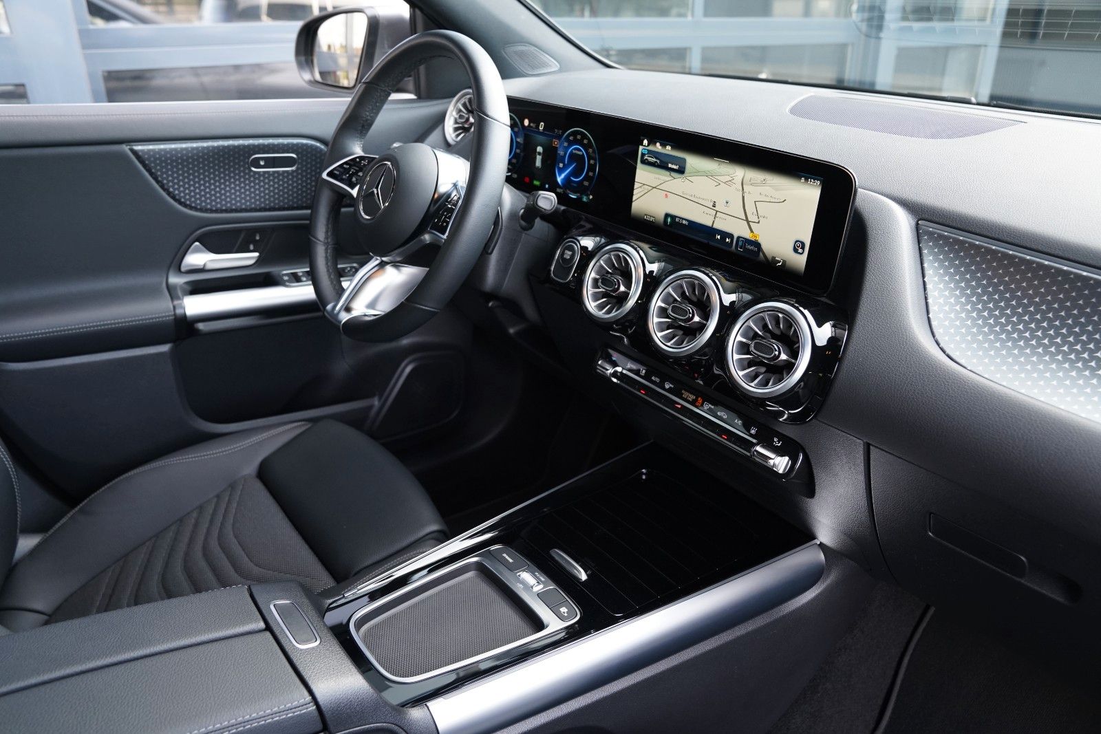 Mercedes-Benz EQA 350 4Matic MBUX Wide -LED-360-Distronic foto 12