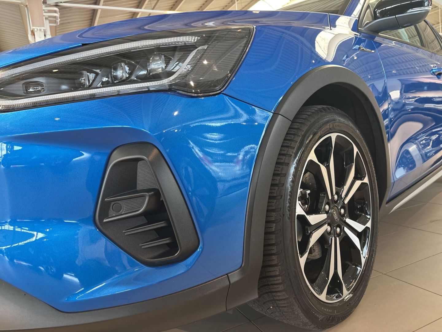 Fahrzeugabbildung Ford Focus Turnier Active Vignale 1.0 EcoBoost Mild-H