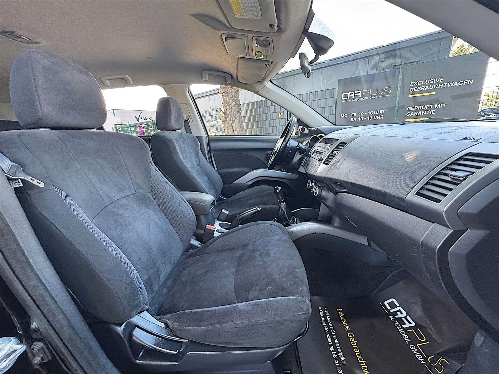 Fahrzeugabbildung Mitsubishi Outlander 2.2 DI-D Intense 4x4 4WD *7 Sitze*