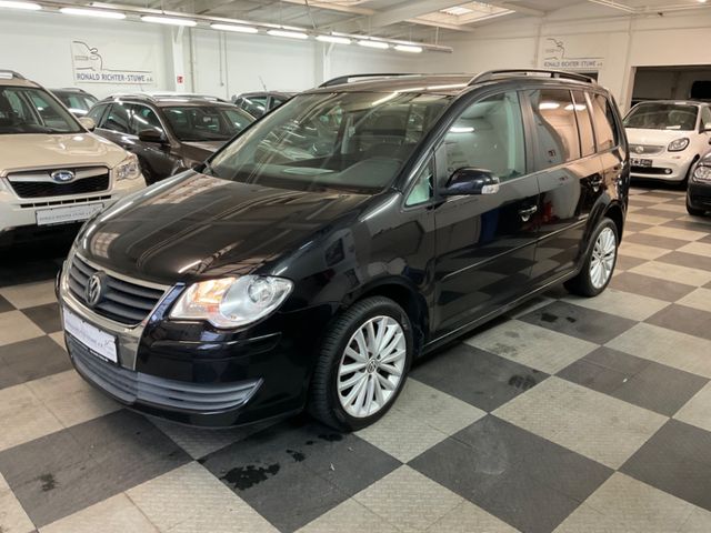 Volkswagen Touran 1,6i United,Klima,7sitz,Navi,AHK,Tüv11-26