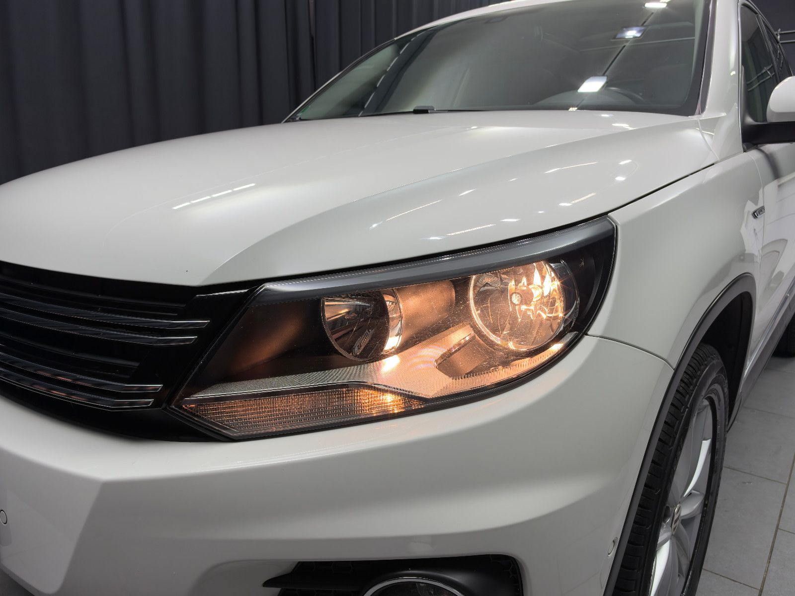 Fahrzeugabbildung Volkswagen Tiguan 2.0 TSI 4MOTION Track&Style |PANO|LEDER