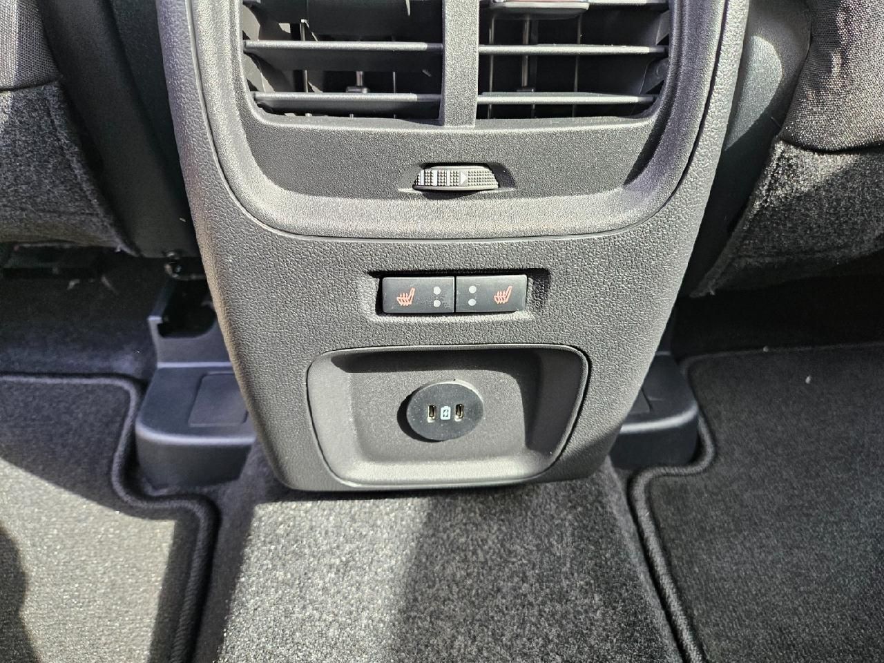 Fahrzeugabbildung Ford Kuga Hybrid Titanium