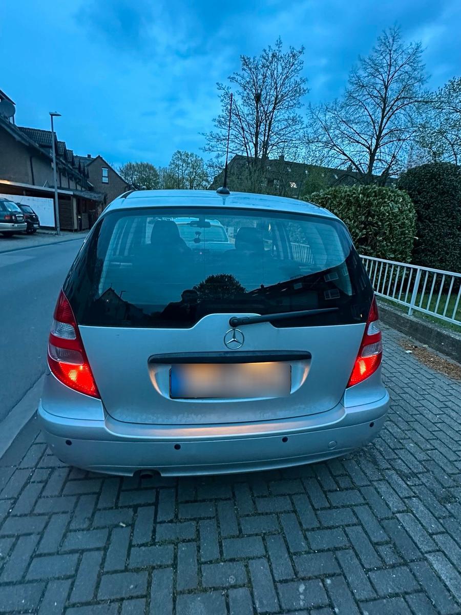 Mercedes-Benz A170 2005 — rear view