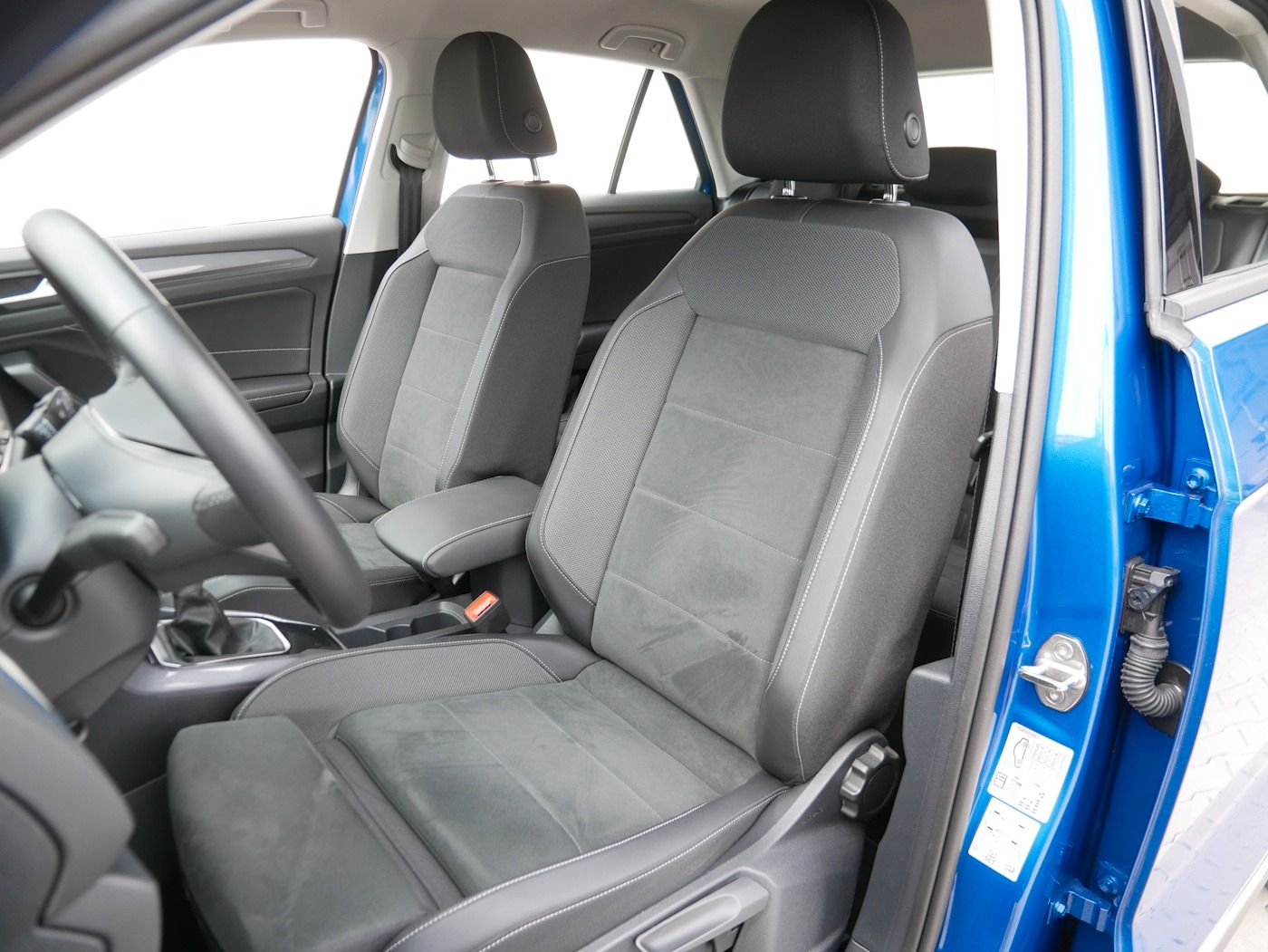 Fahrzeugabbildung Volkswagen T-Roc 1.5 Style NEU43T Standhz MATRIX ACC Kamera