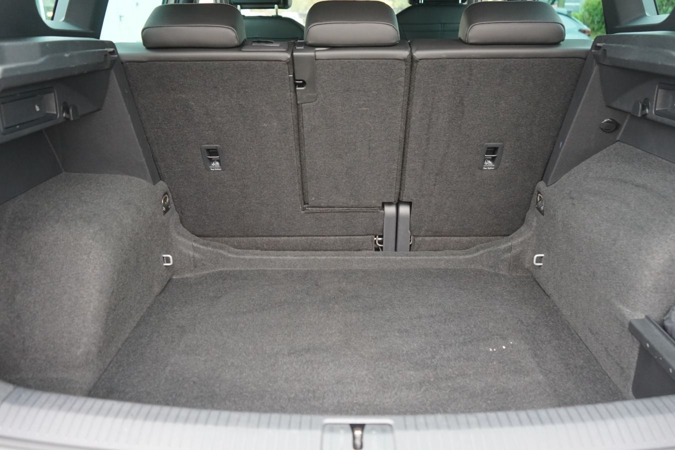Volkswagen Tiguan 2.0 TDI R-Line LED-Matrix Rear View AHK foto 5