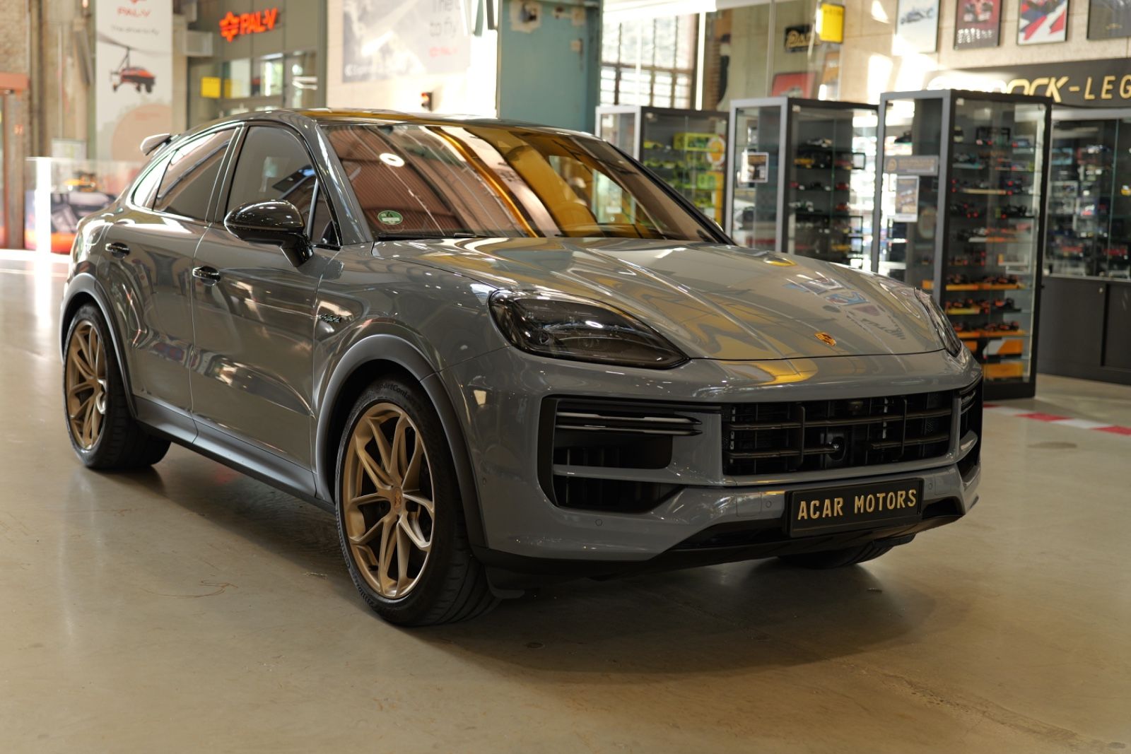 Porsche Cayenne Coupe Turbo E-Hybrid mit GT-Paket foto 1