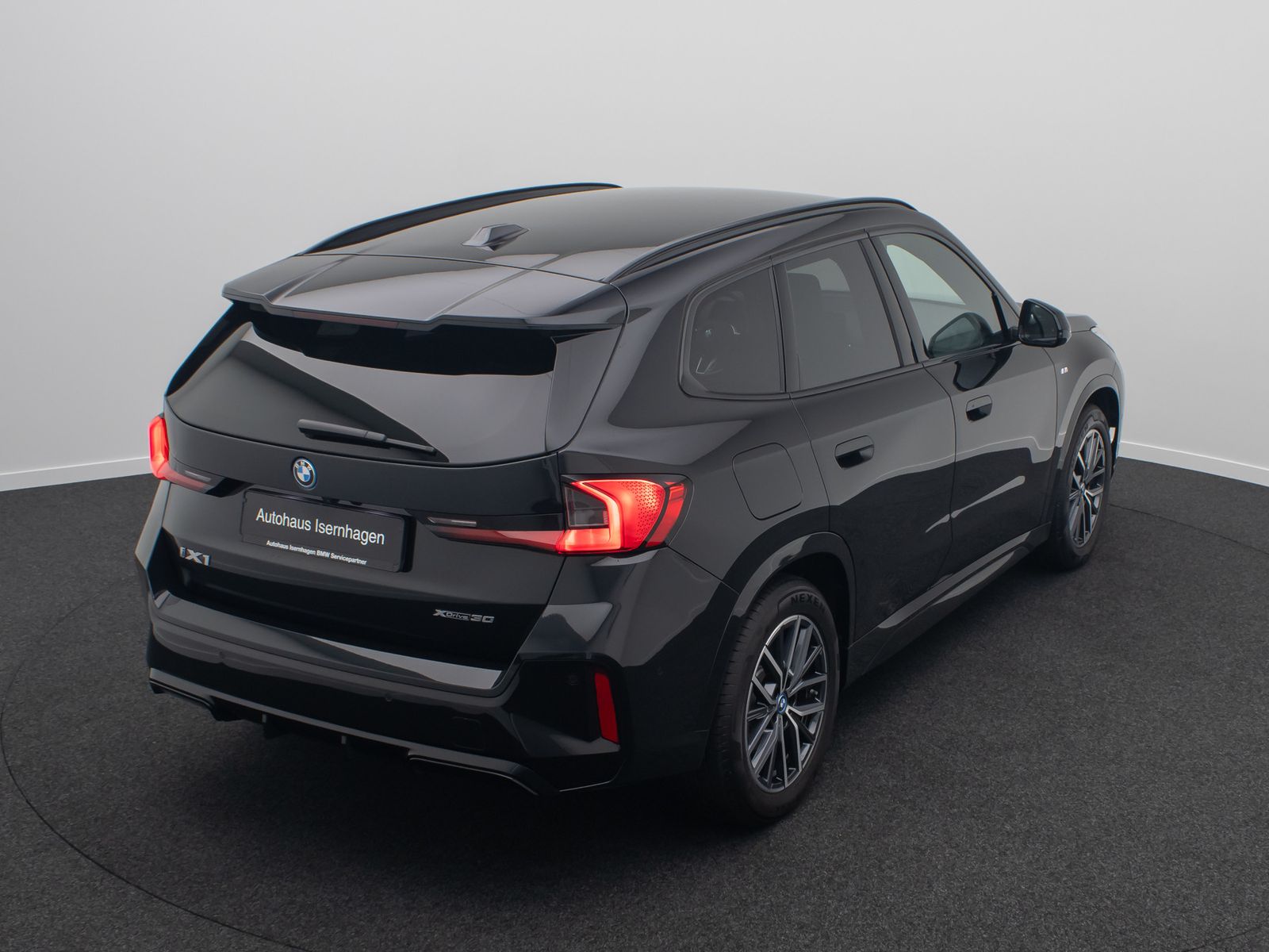 Fahrzeugabbildung BMW iX1 xD30 M Sport DriveAs Kamera DAB Komfort 18"