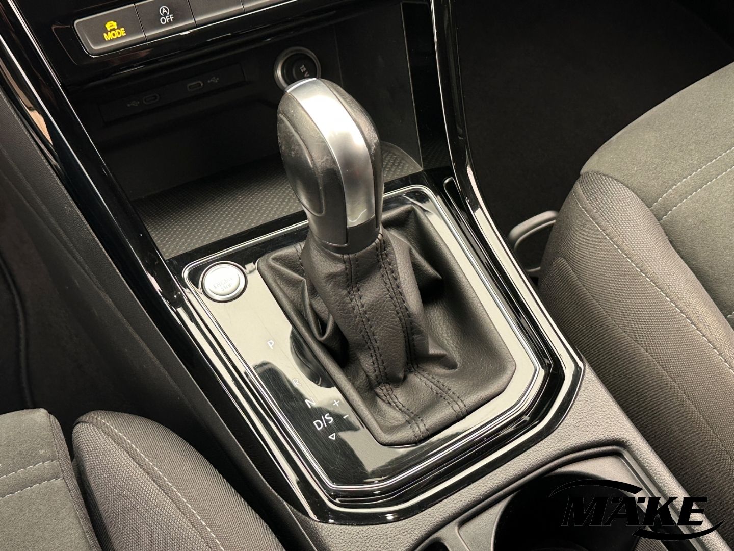 Touran Highline 2.0 TDI DSG ACC AHZV DAB LED ASS