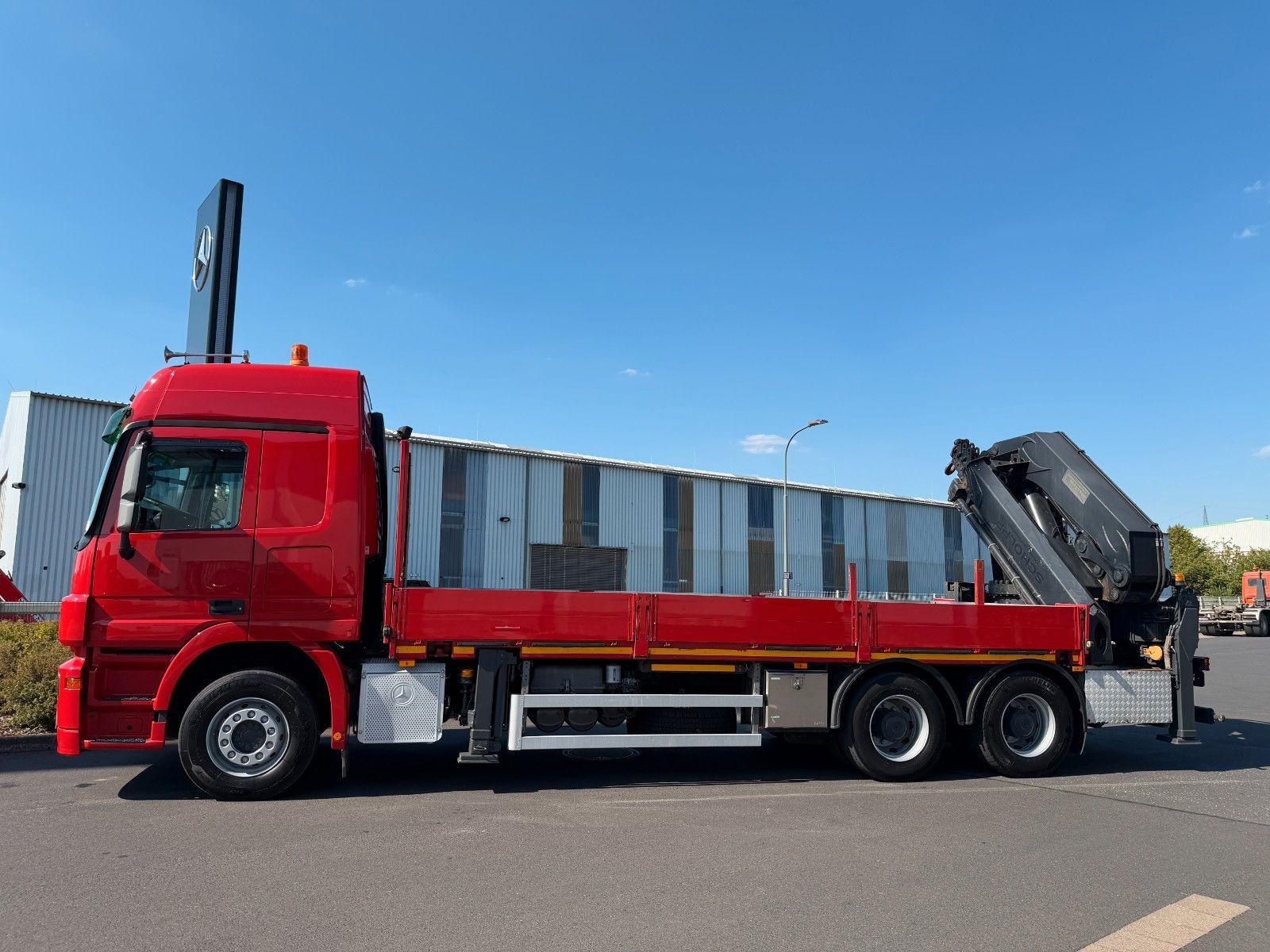 Fahrzeugabbildung Mercedes-Benz Actros 2644 L 6x4 MKG HLK 541 HP Funk Spitze