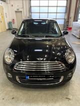 MINI One (R56) midnight-black-metallic (72 KW) - MINI MINI Gebrauchtwagen in Kassel