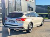 Ford Focus Turnier 2.0 Active X*LED*NAVI*RFK*SHZ*AHK* - Ford mit Diesel-Antrieb: Kombi, Automatik