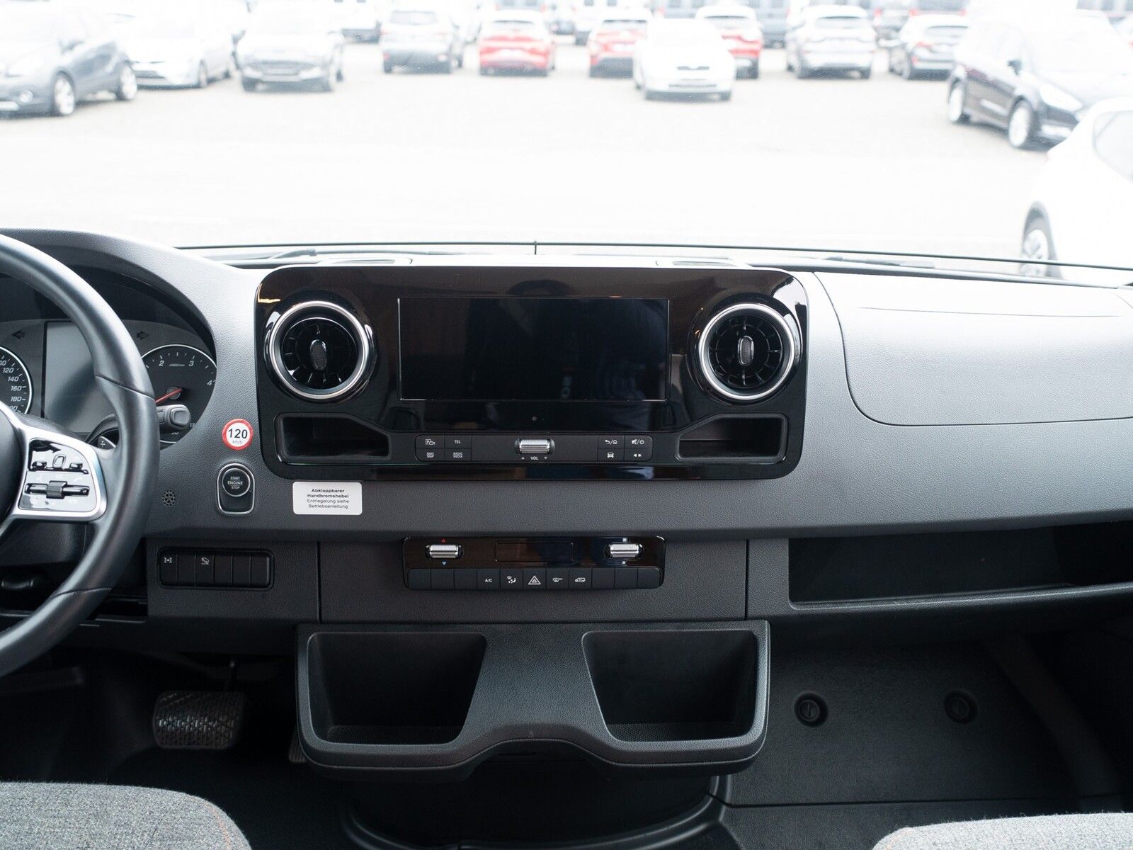 Fahrzeugabbildung HYMER / ERIBA / HYMERCAR Grand Canyon S Mercedes 4x4 Aufstelldach*Lithium