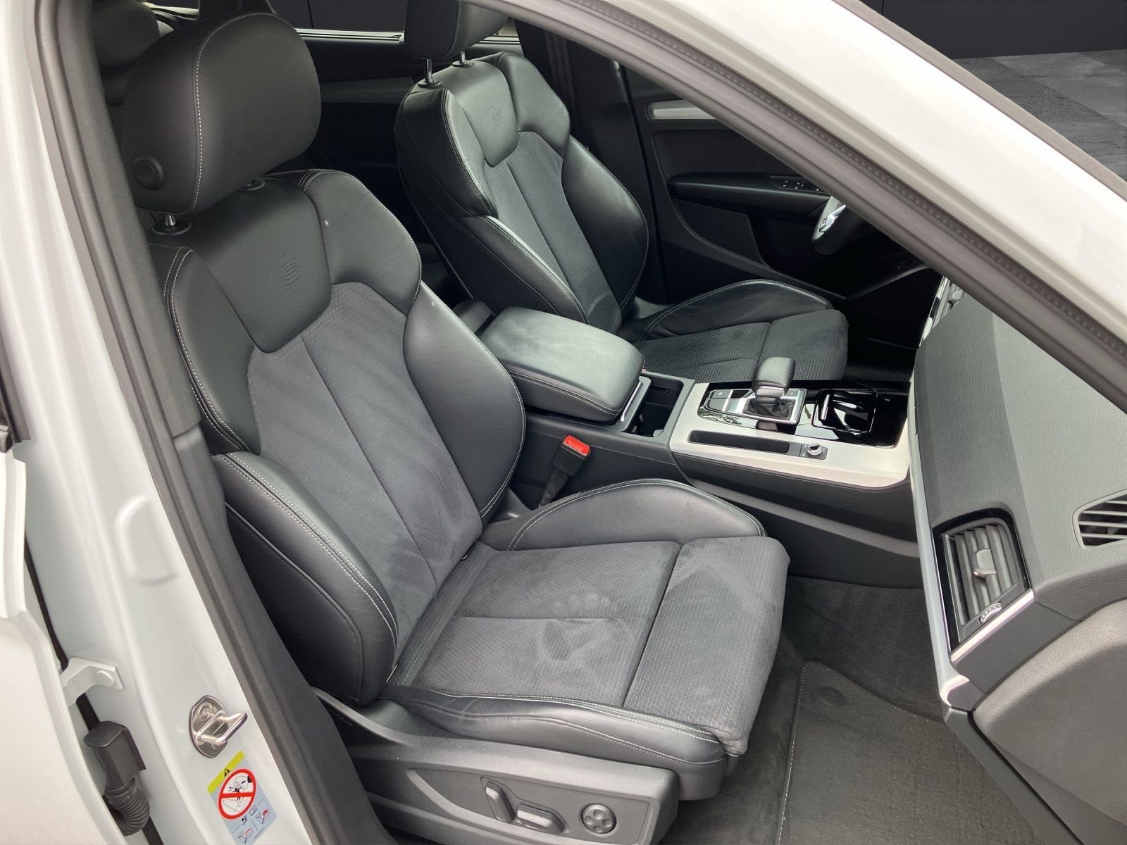 Fahrzeugabbildung Audi Q5 50 TDI qu S line LED Navi ACC AVC APP SHZ 20"
