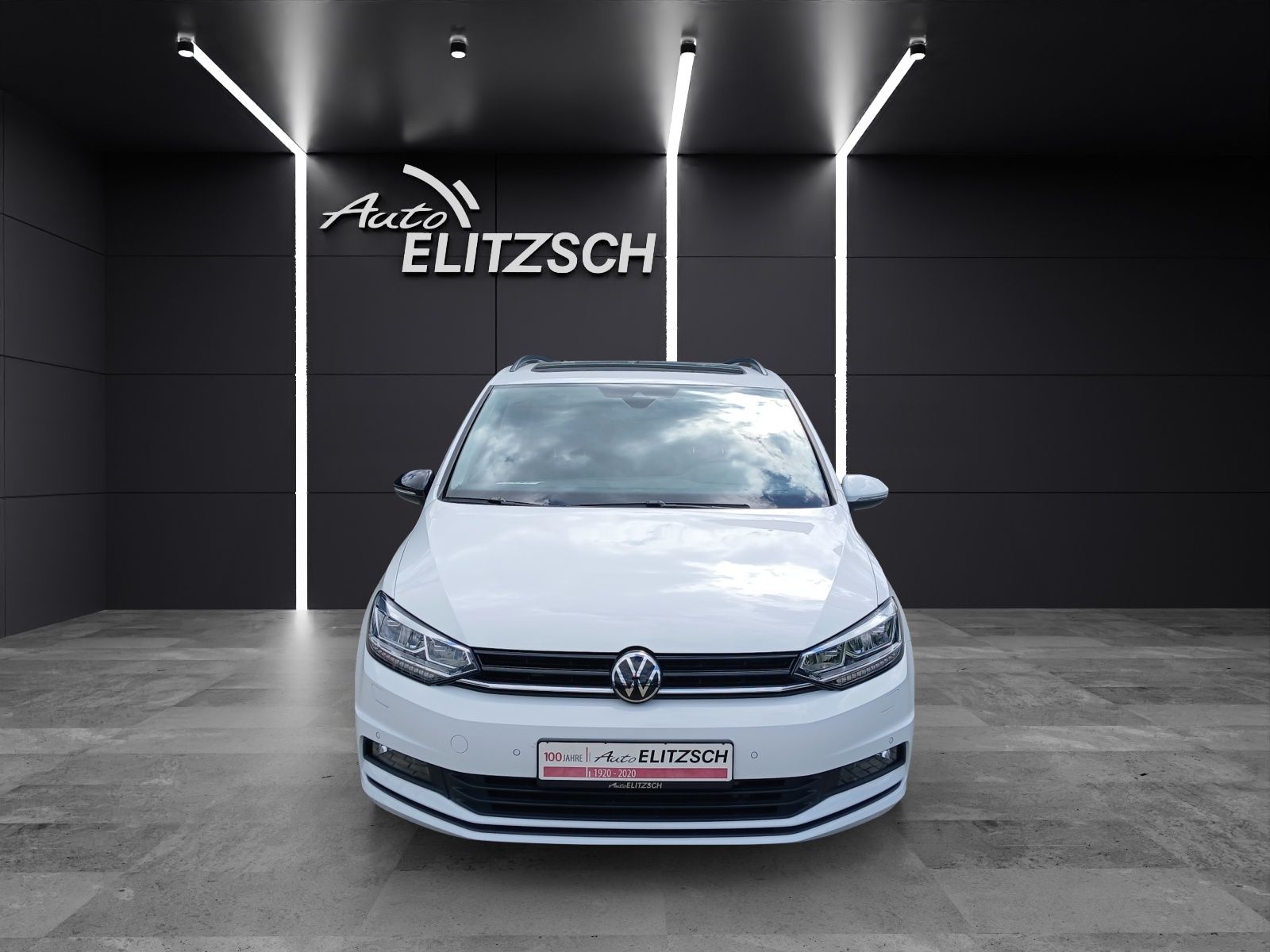 Fahrzeugabbildung Volkswagen Touran 2.0 TDI Highline DSG AHK Pano Kamera