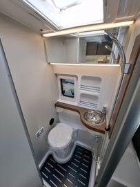 Westfalia Columbus 640 E 140 PS 8G Solar Premium Winter