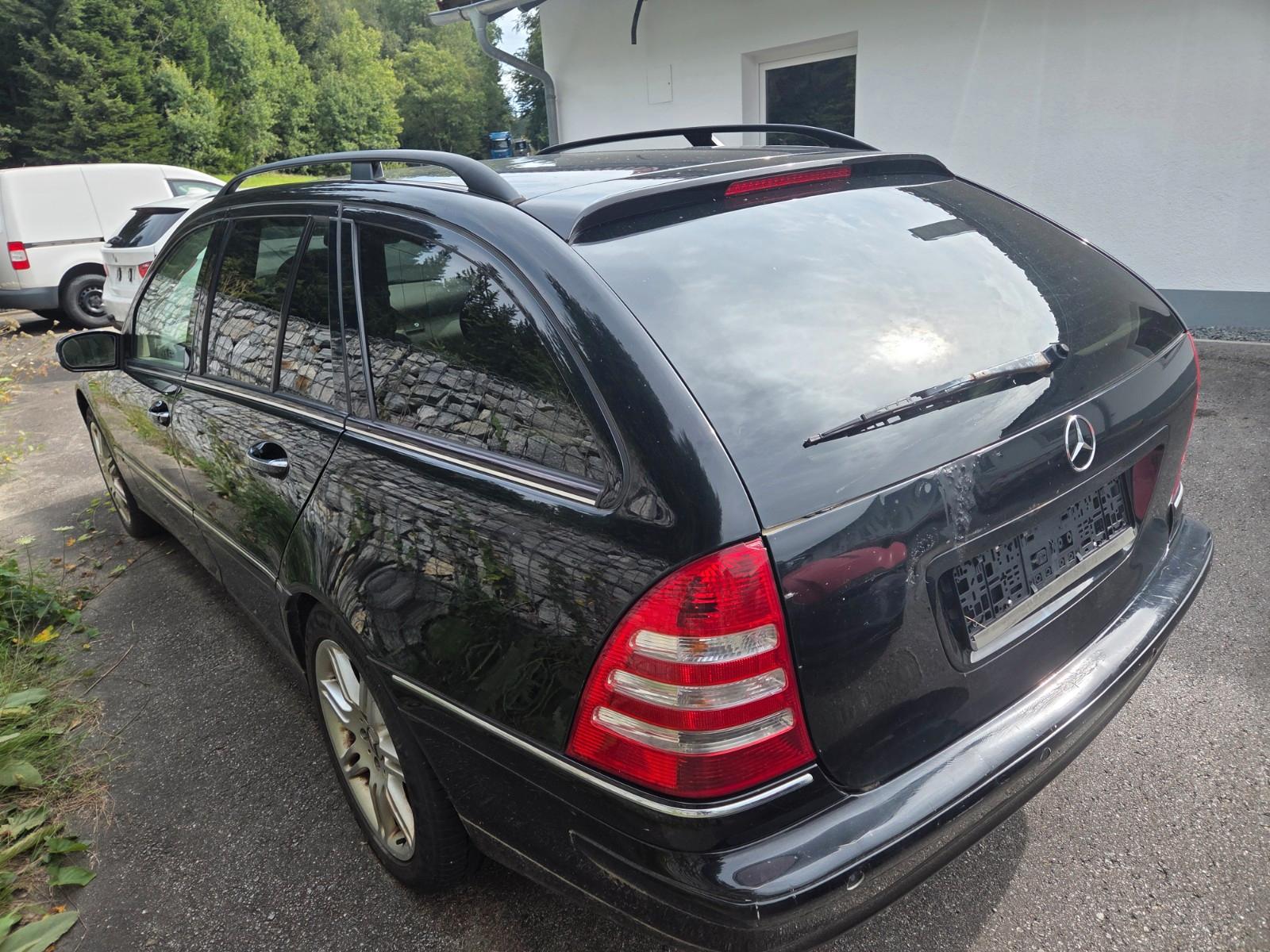 Mercedes-Benz C200 2006 — photo 9