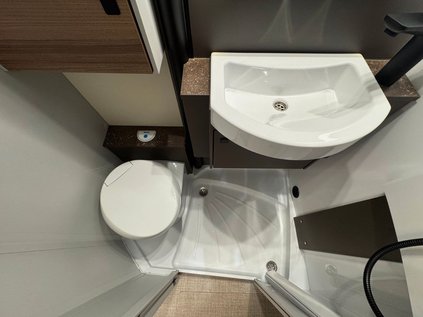 Fahrzeugabbildung Bürstner B66 690-SITZGRUPPE UMBAUBAR-SPAREN SIE € 7.040,-