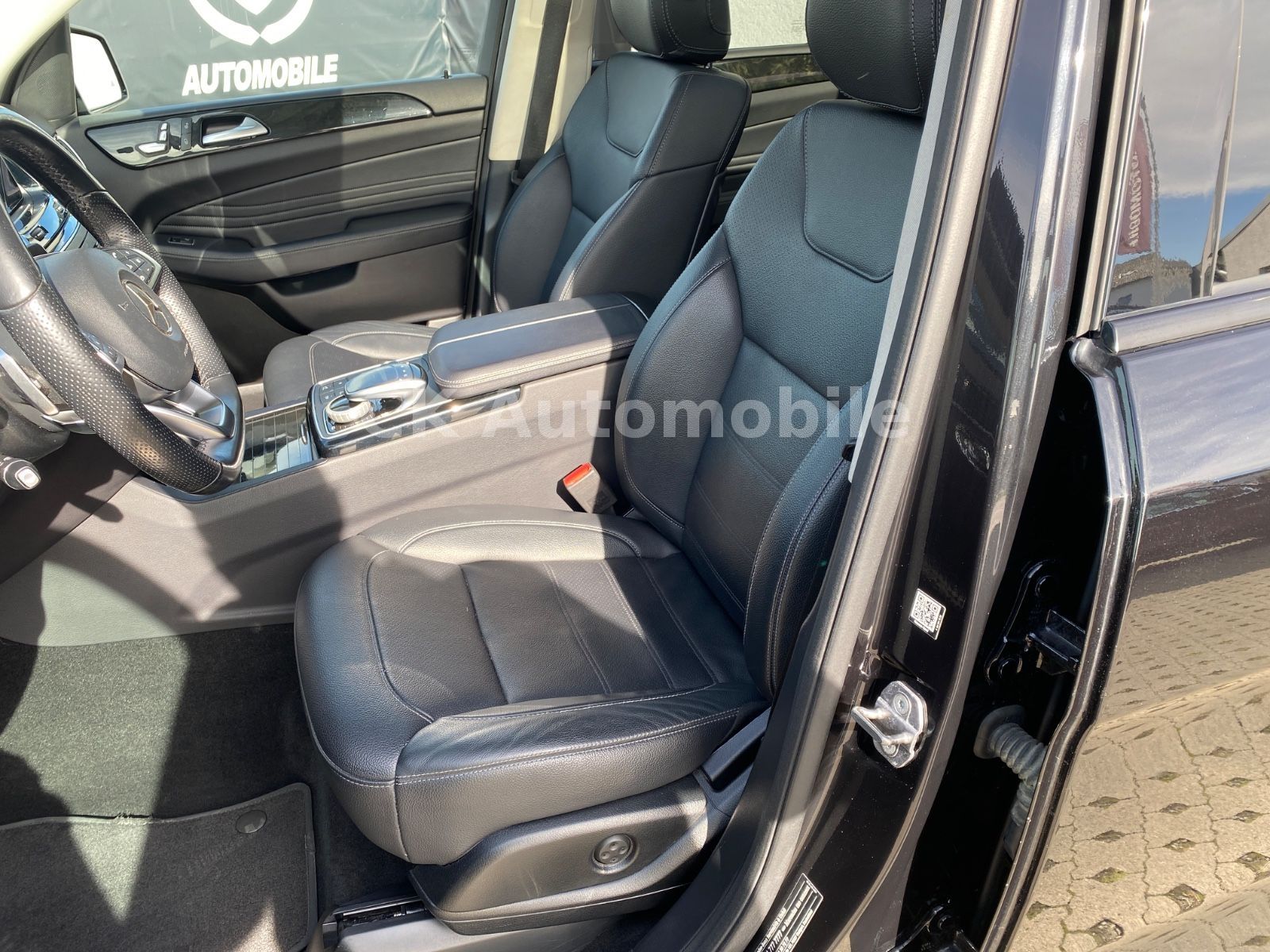 Fahrzeugabbildung Mercedes-Benz GLE 350 d 4Matic AMG Line/Navi/Air Matic/ILS/LED