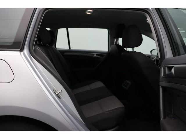 Fahrzeugabbildung Volkswagen Golf 1.6 TDI Klimaautomatik-2-Zonen SHZ