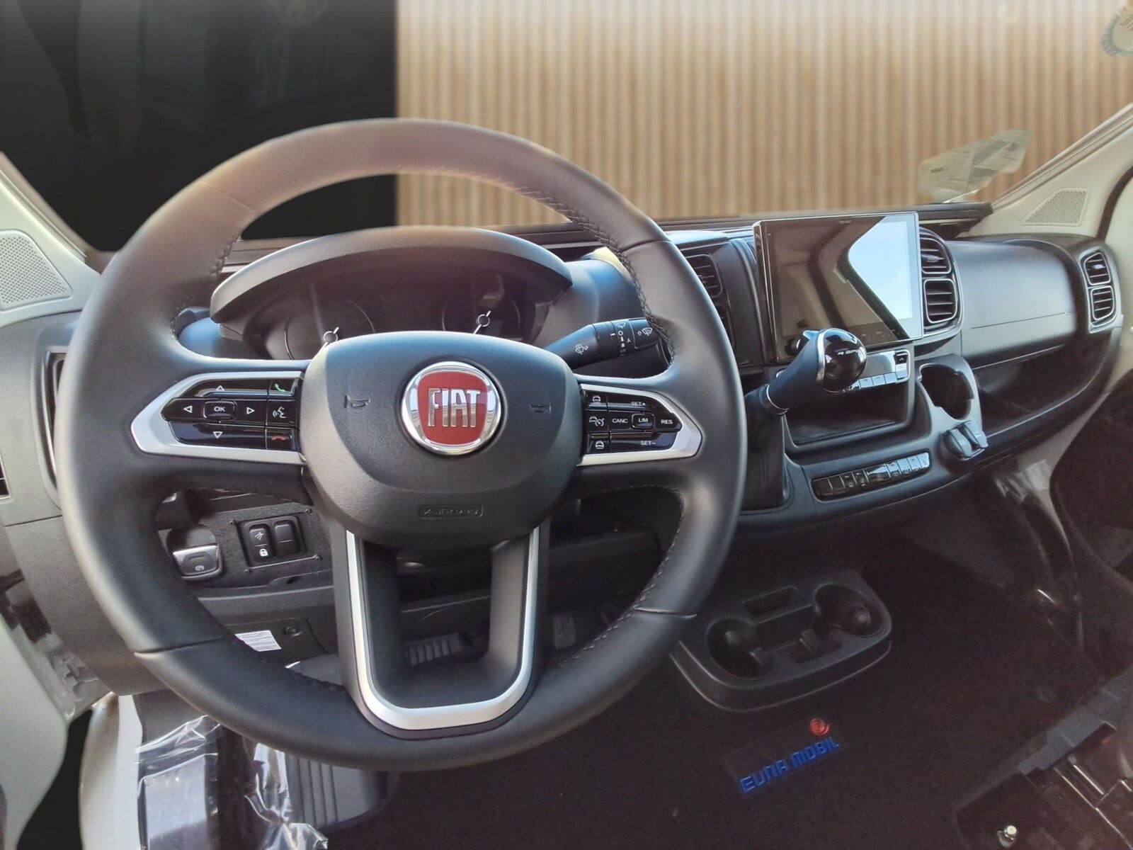 Fahrzeugabbildung Eura Mobil Profila RS PRS 720 EB 180PS Autom. MondialPlus