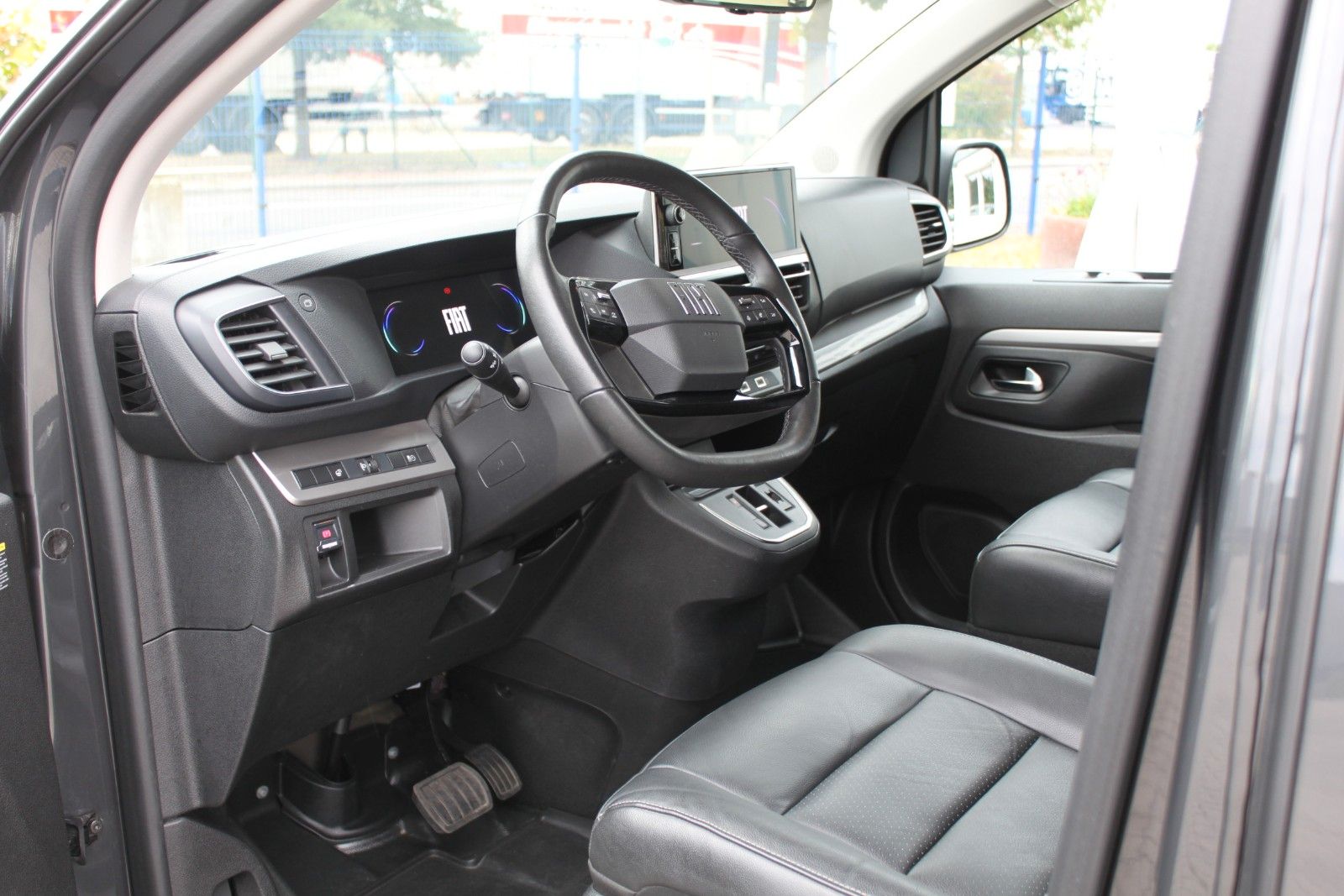 Fahrzeugabbildung Fiat FIAT Scudo Multicab L3 2.0 180 AT8