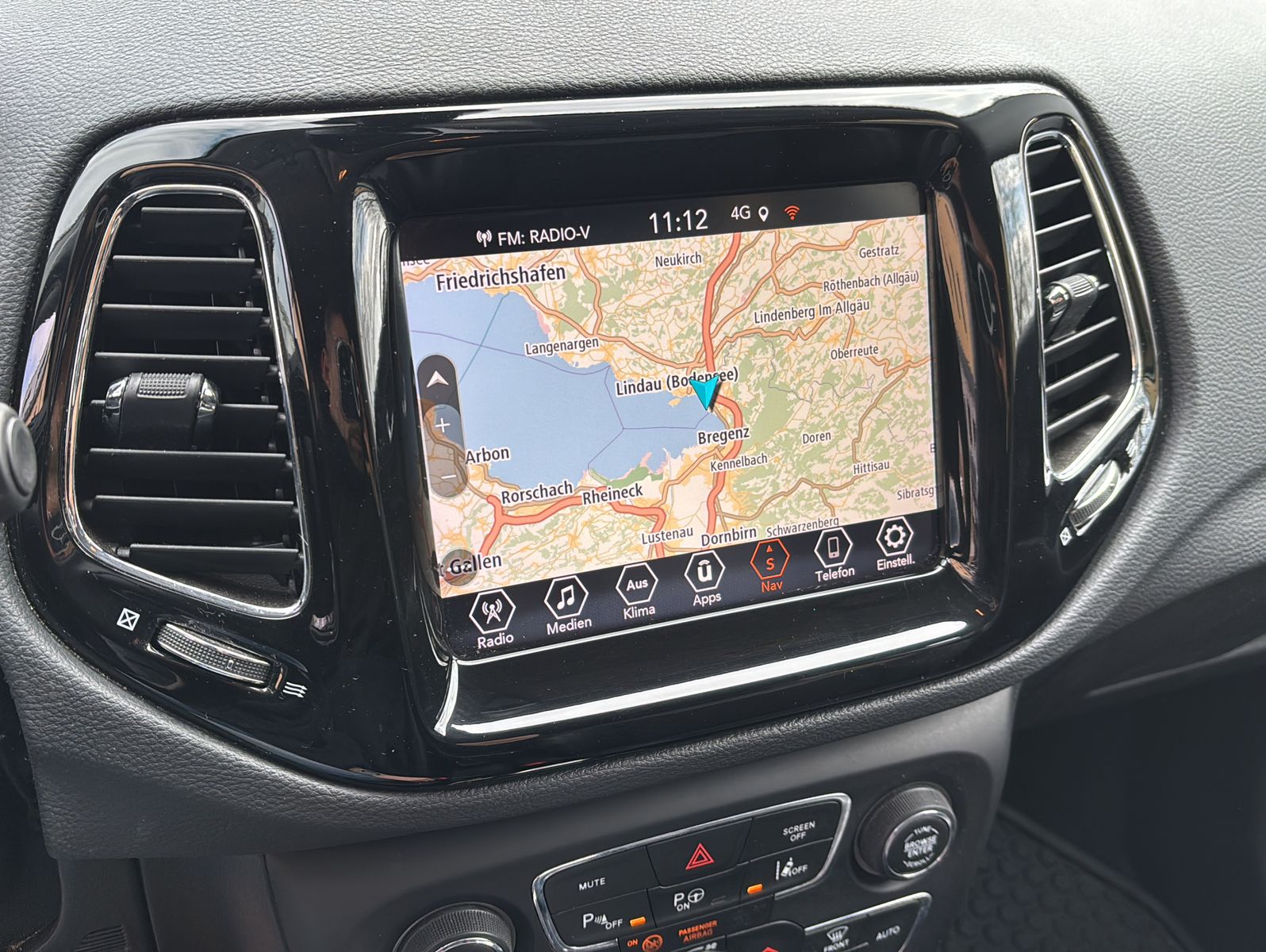Fahrzeugabbildung Jeep Compass Limited FWD