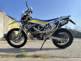 Husqvarna 701 Enduro Euro 4 - reisefertig für den Frühling - HUSQVARNA ENDURO