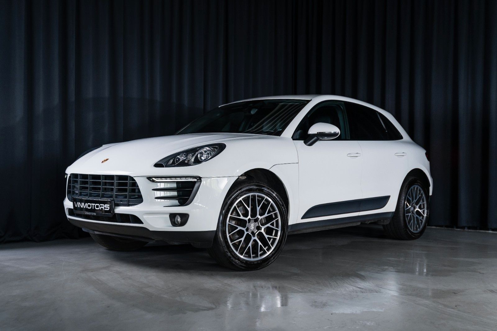 Porsche Macan - 1