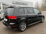 Volkswagen Touran 1.5 TSI R-Line Comfortline LED-Matrix AHK - Tageszulassungen mit Benzin-Antrieb: Kleinbus