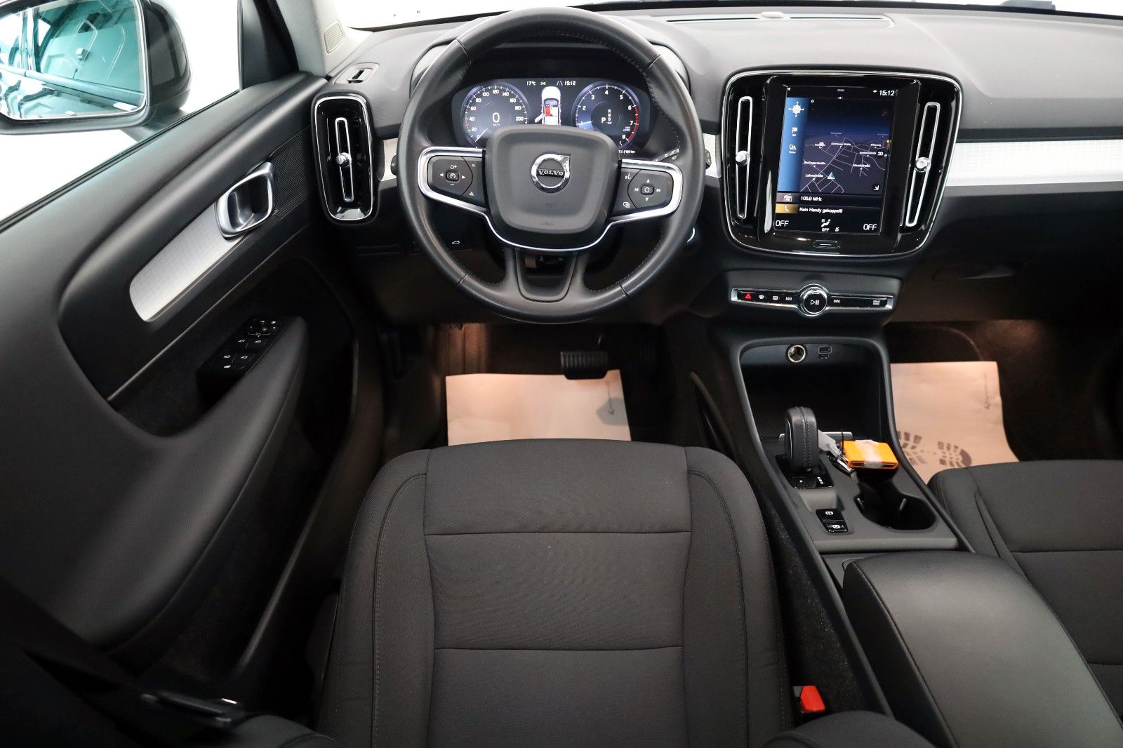 Fahrzeugabbildung Volvo XC40 Momentum Pro ,Navi,LED,DAB,PDC,