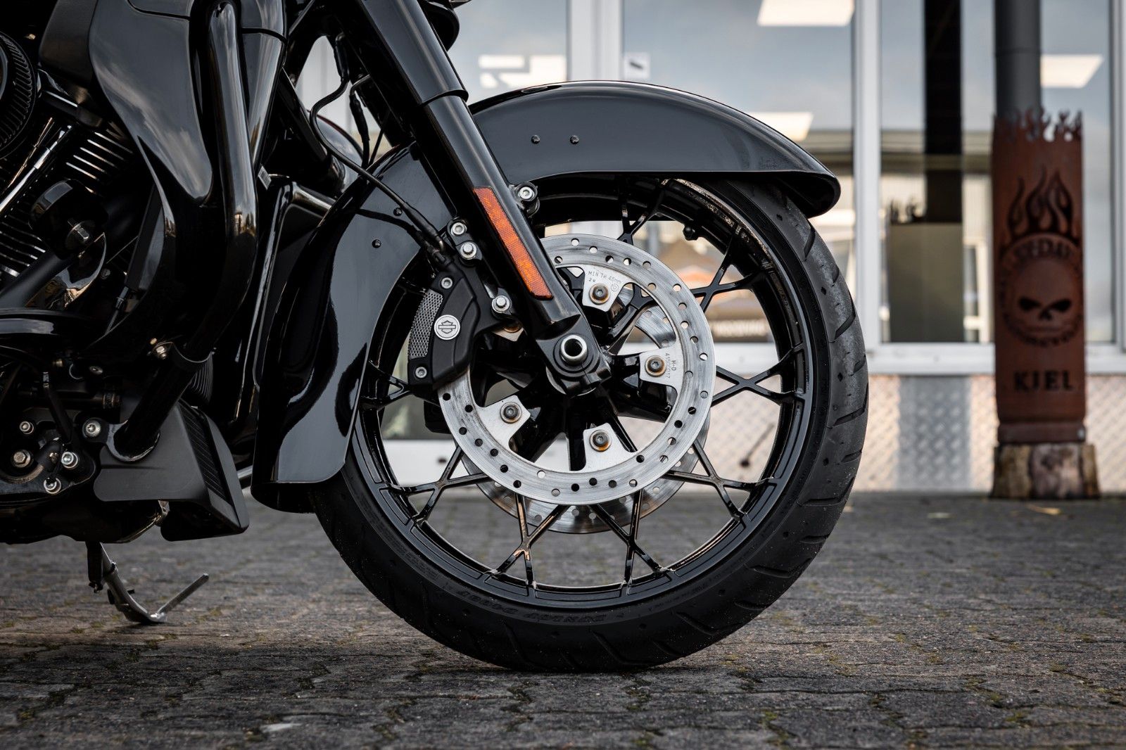 Fahrzeugabbildung Harley-Davidson STREET GLIDE SPECIAL 114 KESSTECH - LAST EDITION