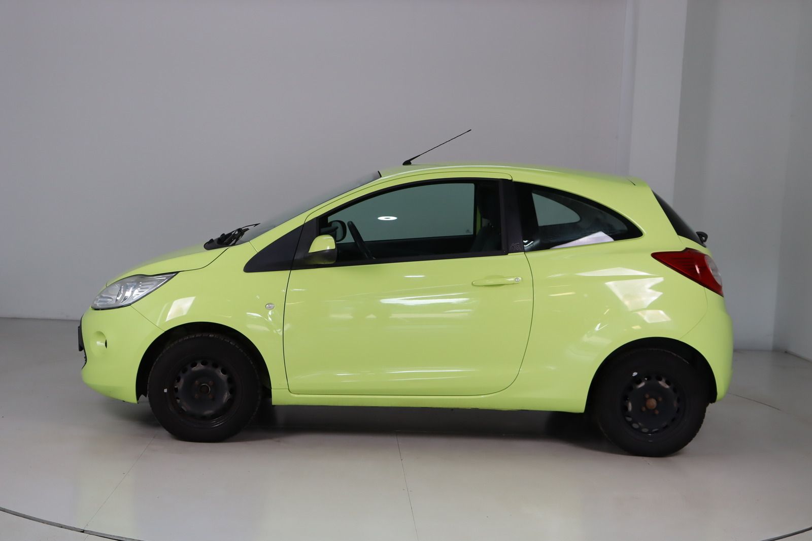Fahrzeugabbildung Ford Ka 1.2 * 8-fach bereift * HU/AU bis 07.2026