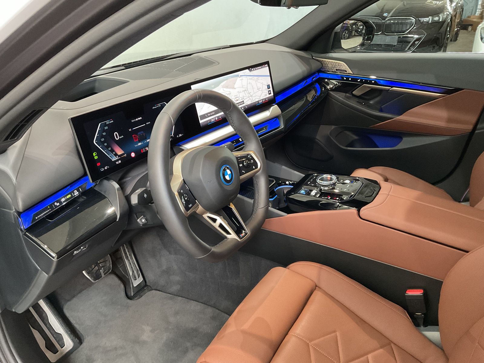 Fahrzeugabbildung BMW i5 xDrive40 | Panorama-Glasdach | Sitzbelüftung