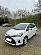 Toyota Top Zustand | Nur 43.000 km | Sehr sparsam | 28€ - Toyota Yaris: 4.4