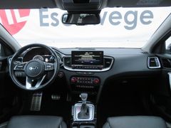 KIA cee'd Sportswagon 1.6 PHEV Platinum Edition LED KIA cee'd Sportswagon 1.6 PHEV Platinum Edition LED