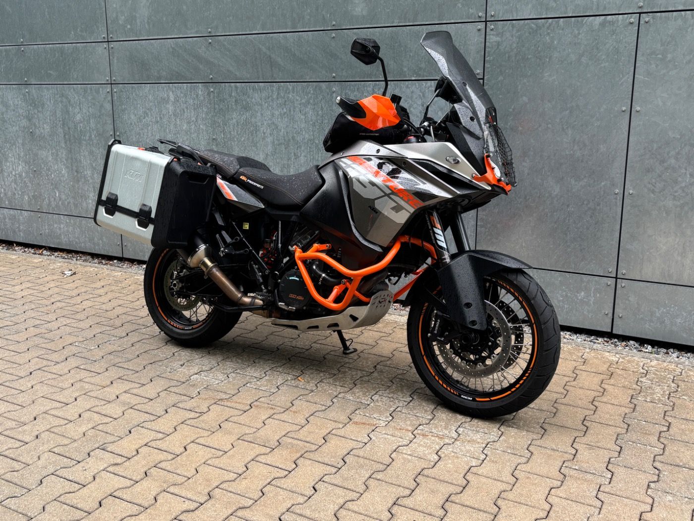 Fahrzeugabbildung KTM 1190 Adventure, viel Zubehör