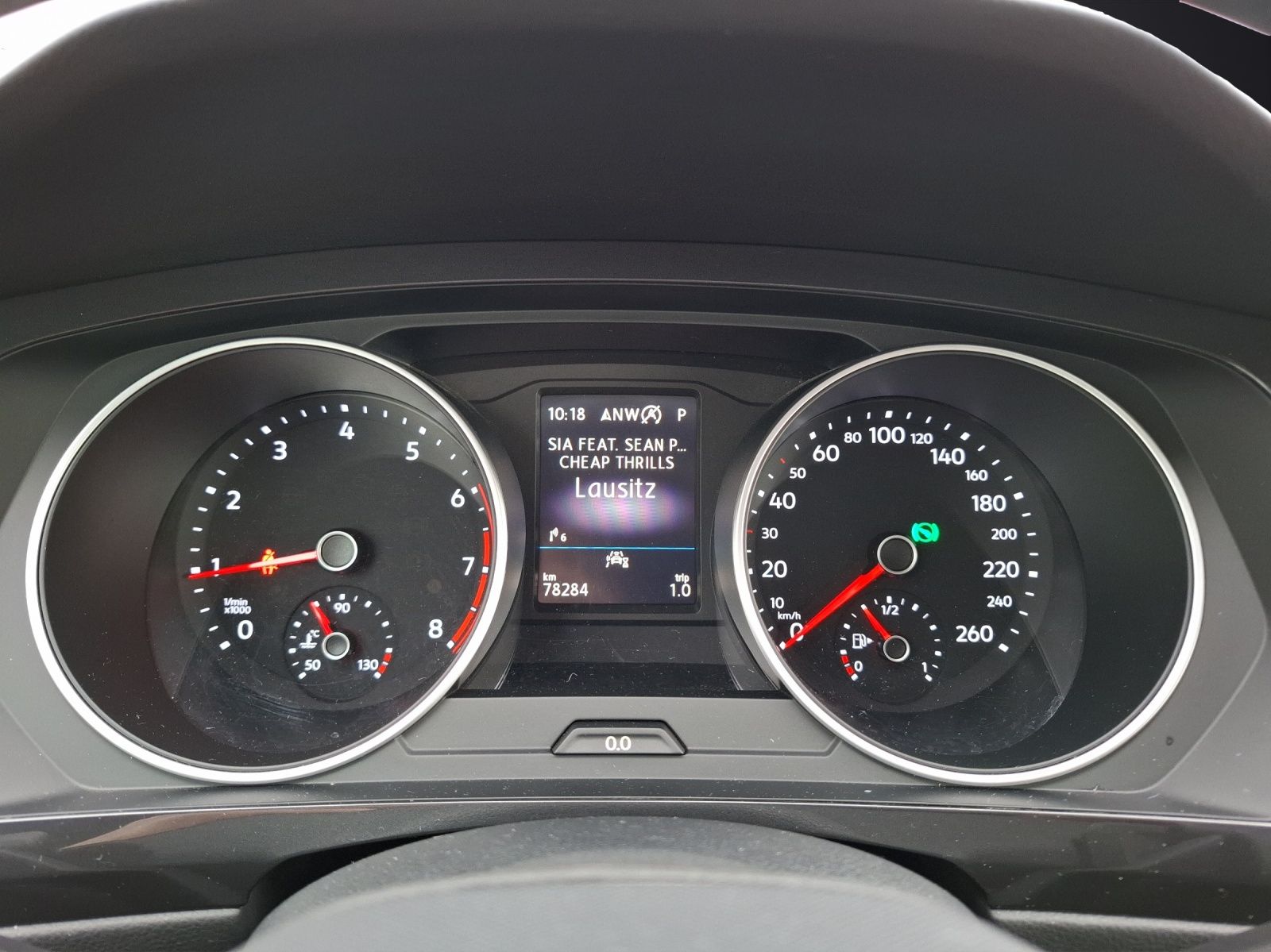 Fahrzeugabbildung Volkswagen Tiguan TSI Life DSG LED Navi Pano ACC PDC SH