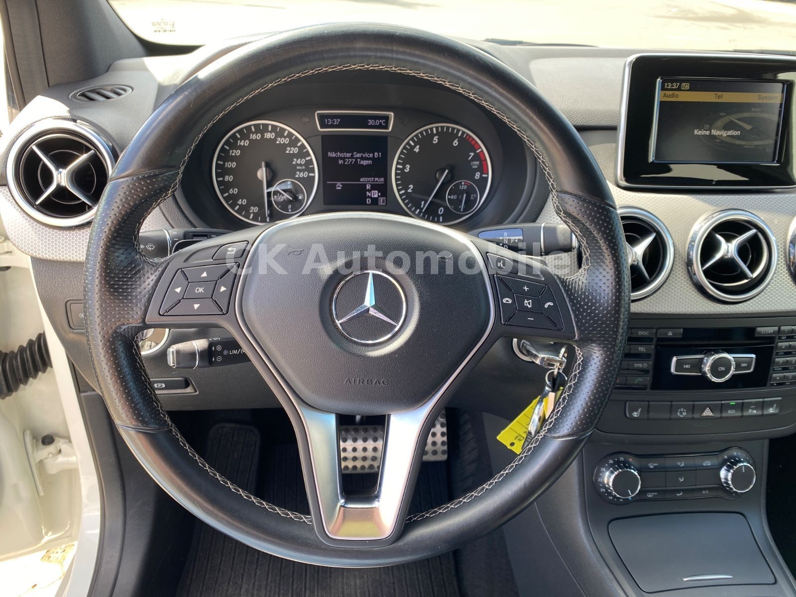 Fahrzeugabbildung Mercedes-Benz B200 Automatik Night-Paket/Leder/Bi-Xenon/Kamera