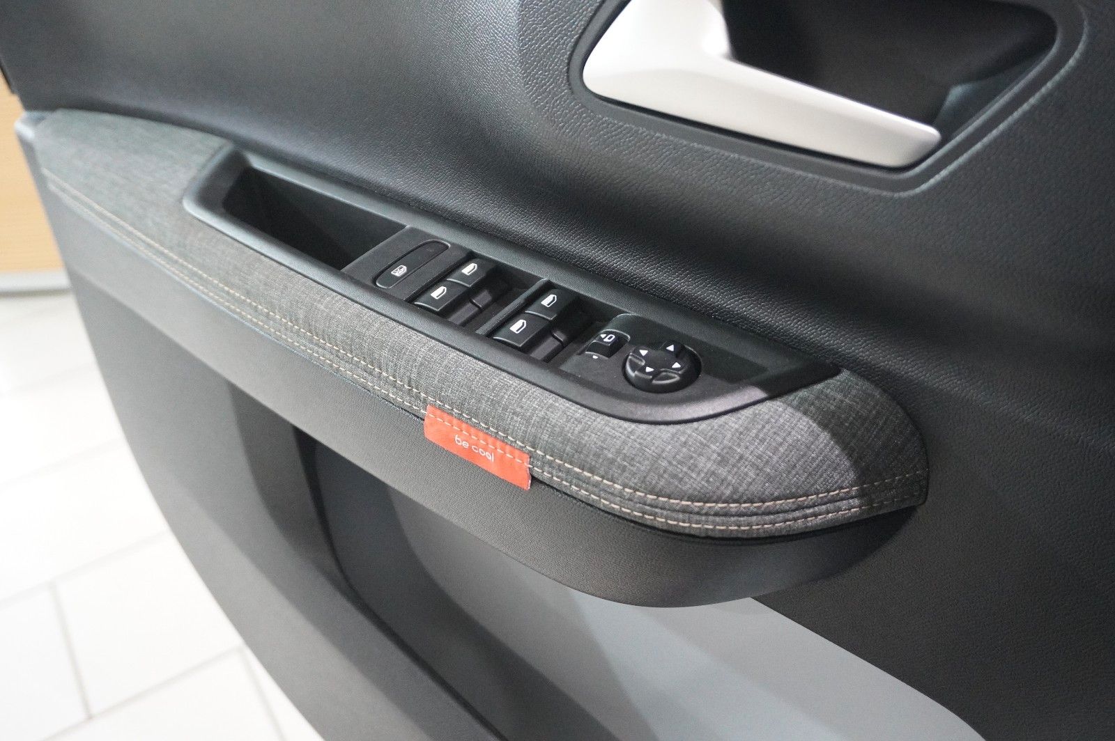 Fahrzeugabbildung Citroën C3 Aircross 1.2 HYBRID PLUS DSC NAVI/LED/KAMERA