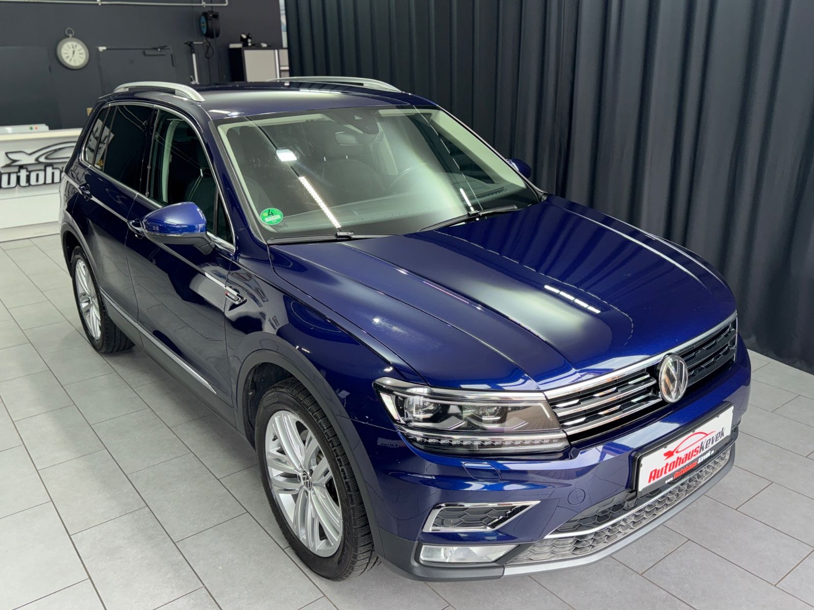 Fahrzeugabbildung Volkswagen Tiguan Highline 4Motion|MASSAGE|AHK|HEAD-UP|DSG|